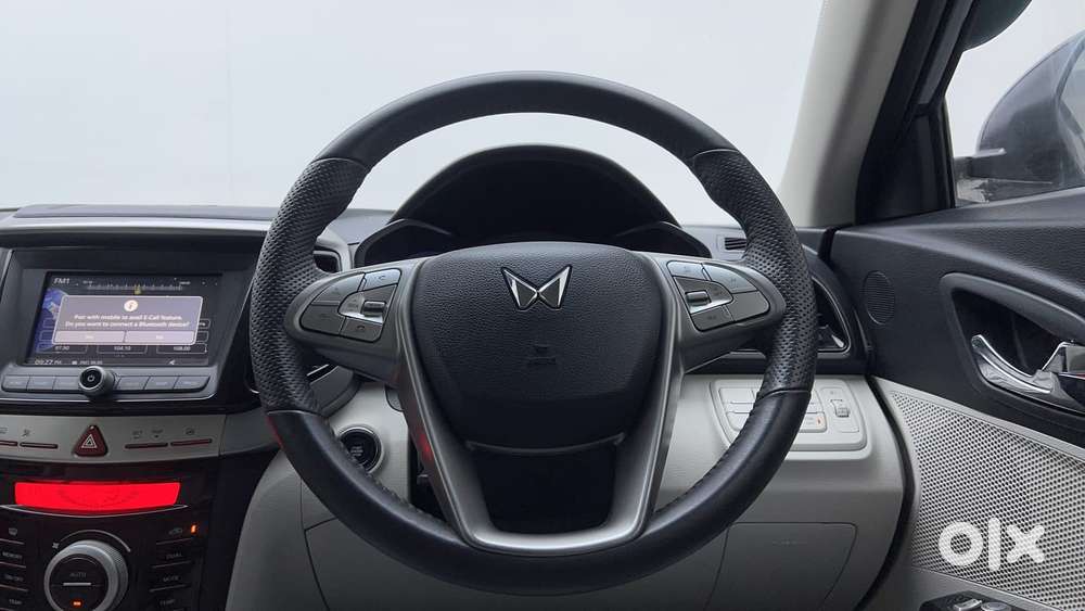 Mahindra Xuv300 1.2 W8 (o) Amt Petrol, 2023, Petrol