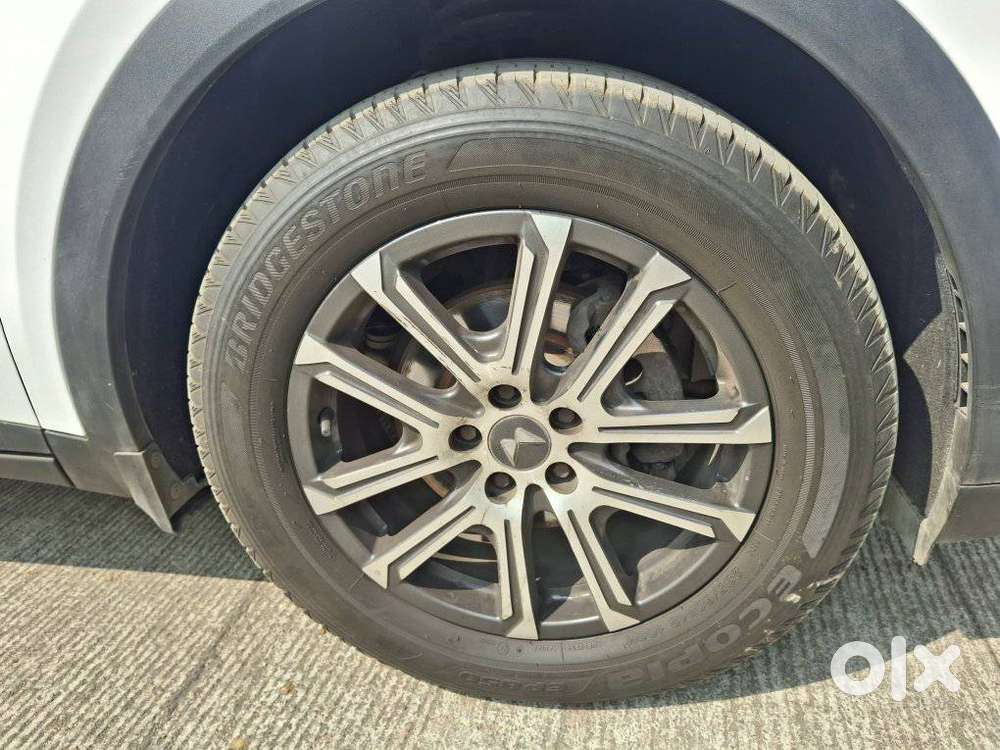 Mahindra Xuv700 2.2 Ax 7 Diesel At Str, 2023, Diesel