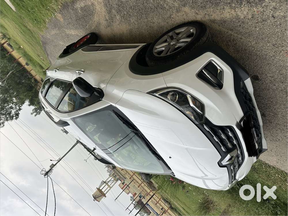 Renault Triber Rxz, 2025, Petrol