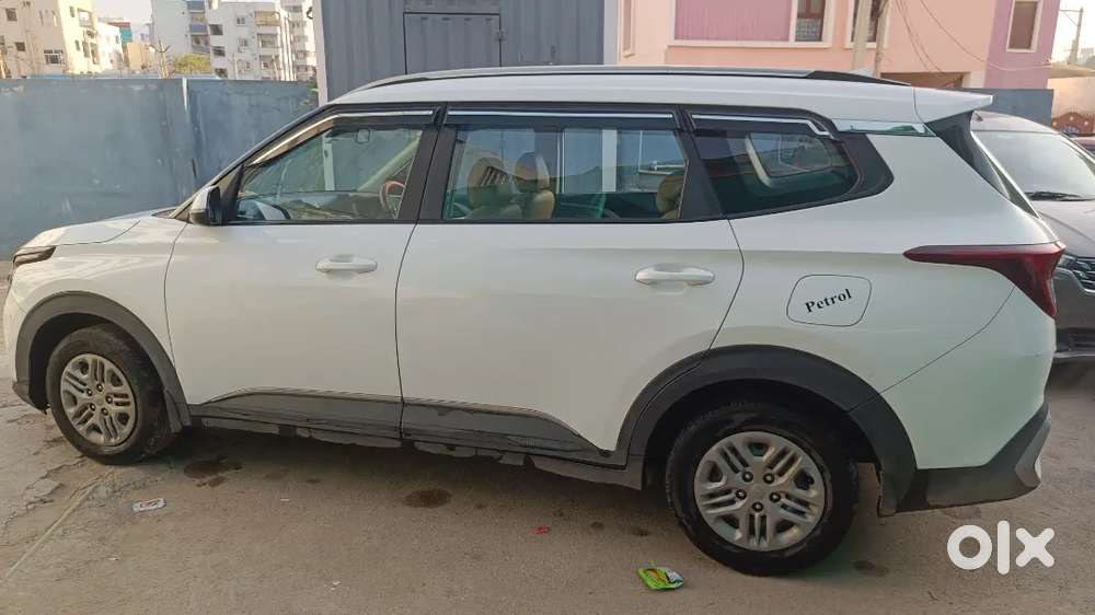 Kia Carens 2022 Petrol Good Condition