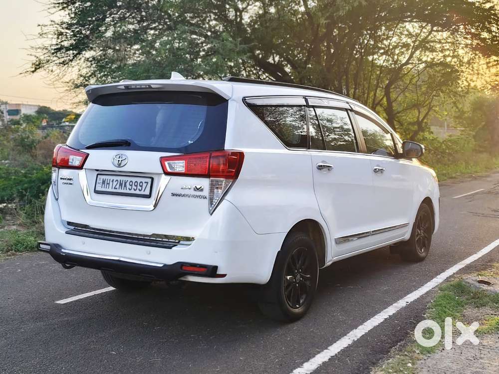 Toyota Innova Crysta 2.4 V, 2016, Diesel