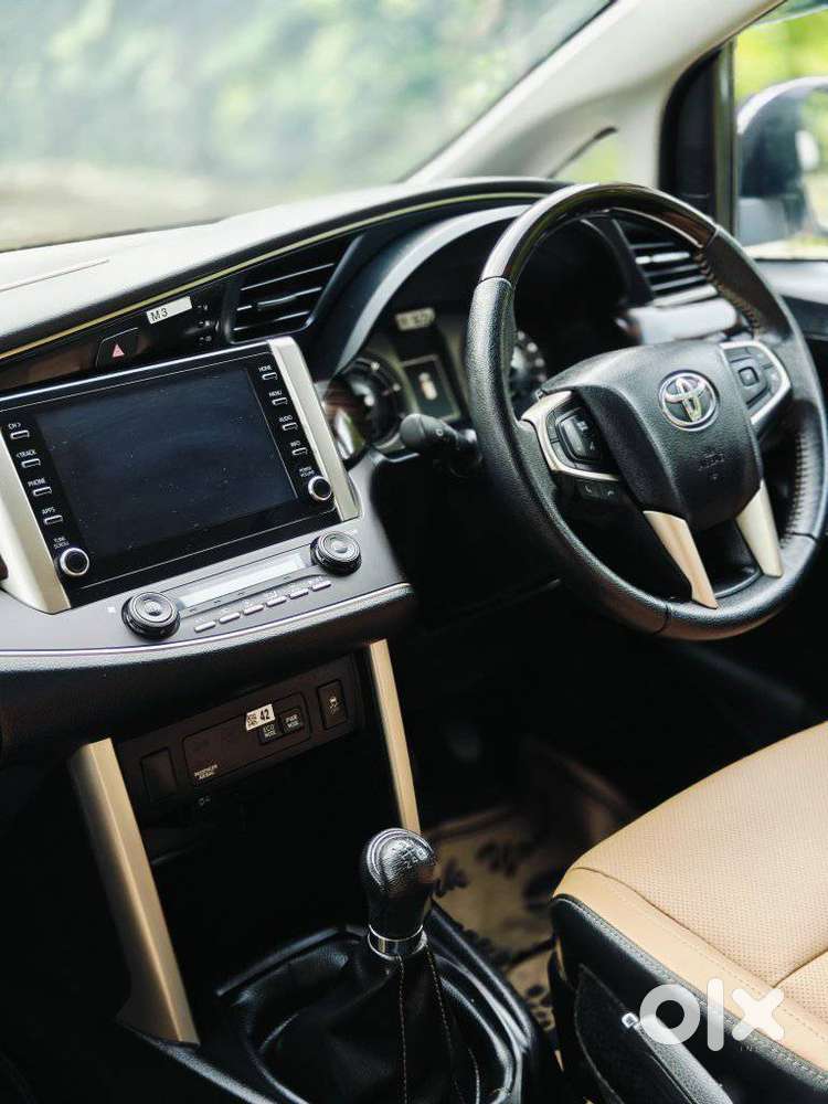 Toyota Innova Crysta 2.4 Z 7 Str, 2025