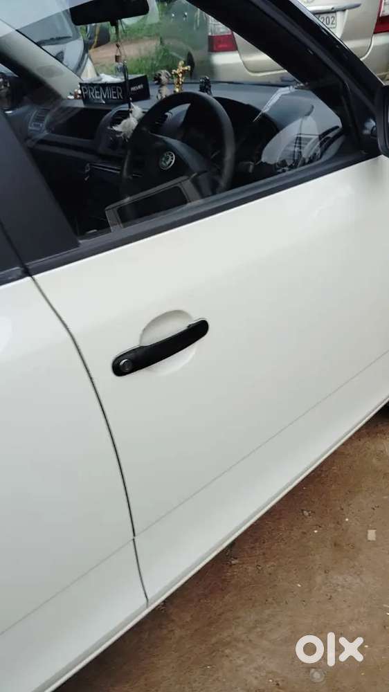 Skoda Fabia 2010 Petrol 42000 Km Driven