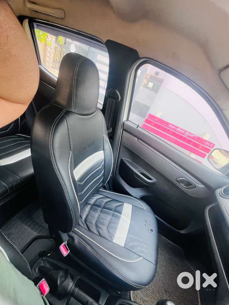 Kwid 42000 Km Run With Jbl Speaker And Amplifier