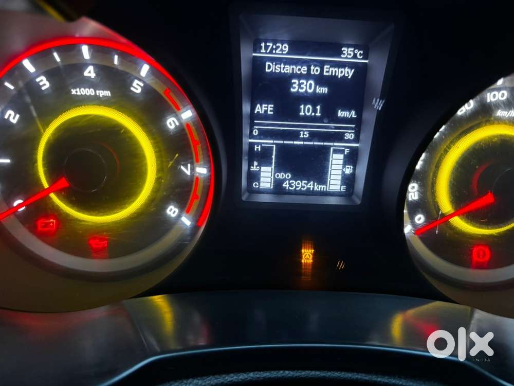Mahindra Xuv300 2021 Petrol Well Maintained