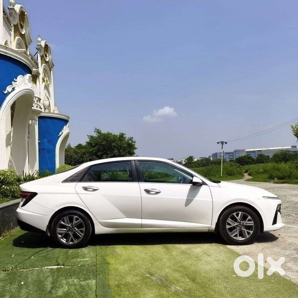 Hyundai Verna Sx (o) 1.5 Vtvt Ivt [2023 - 2026], 2023, Petrol