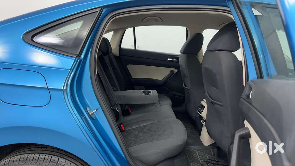 Skoda Slavia Ambition 1.0l Tsi At, 2023, Petrol