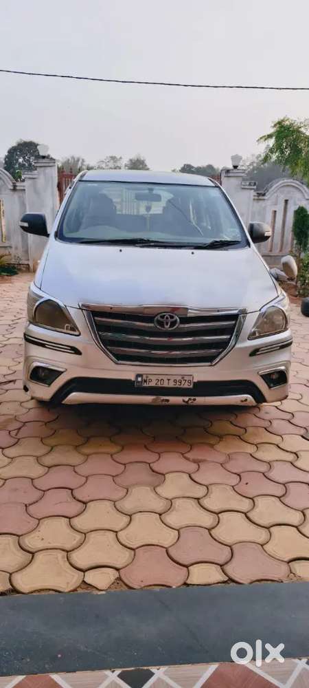 Toyota Innova Model  2015 Urgent Sell Contact Kriye Jisko Lena Hai
