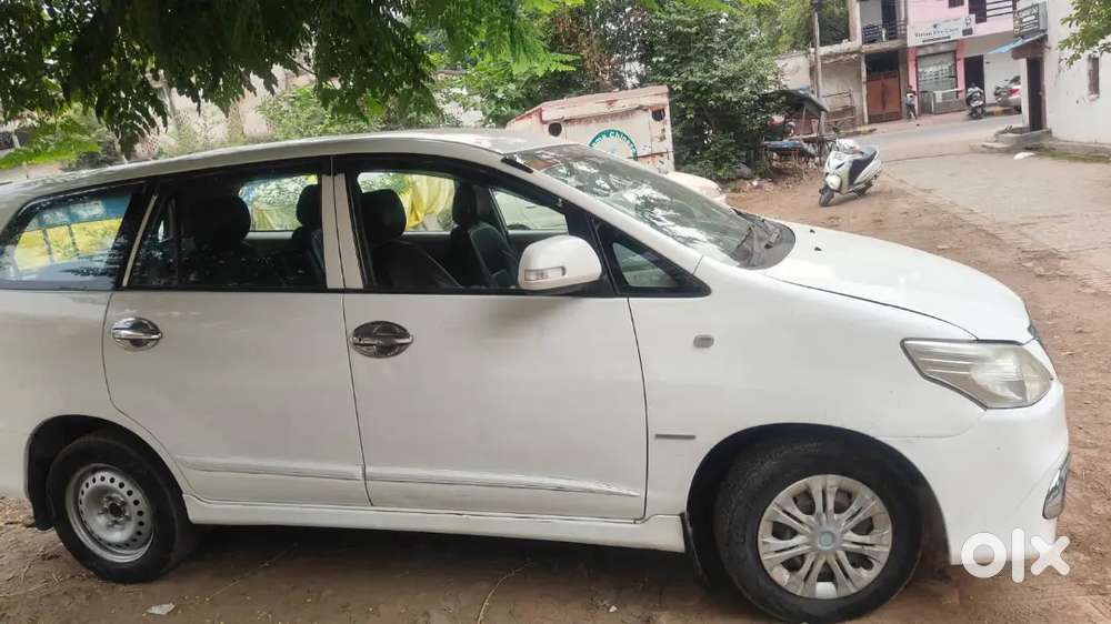 Toyota Innova 2014 Diesel Well Maintained