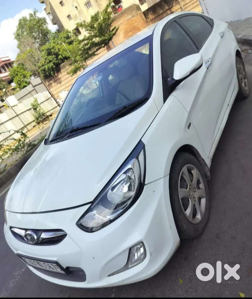 Hyundai Verna Fluidic Crdi Sx 2011 Diesel With 84000 Km Driven