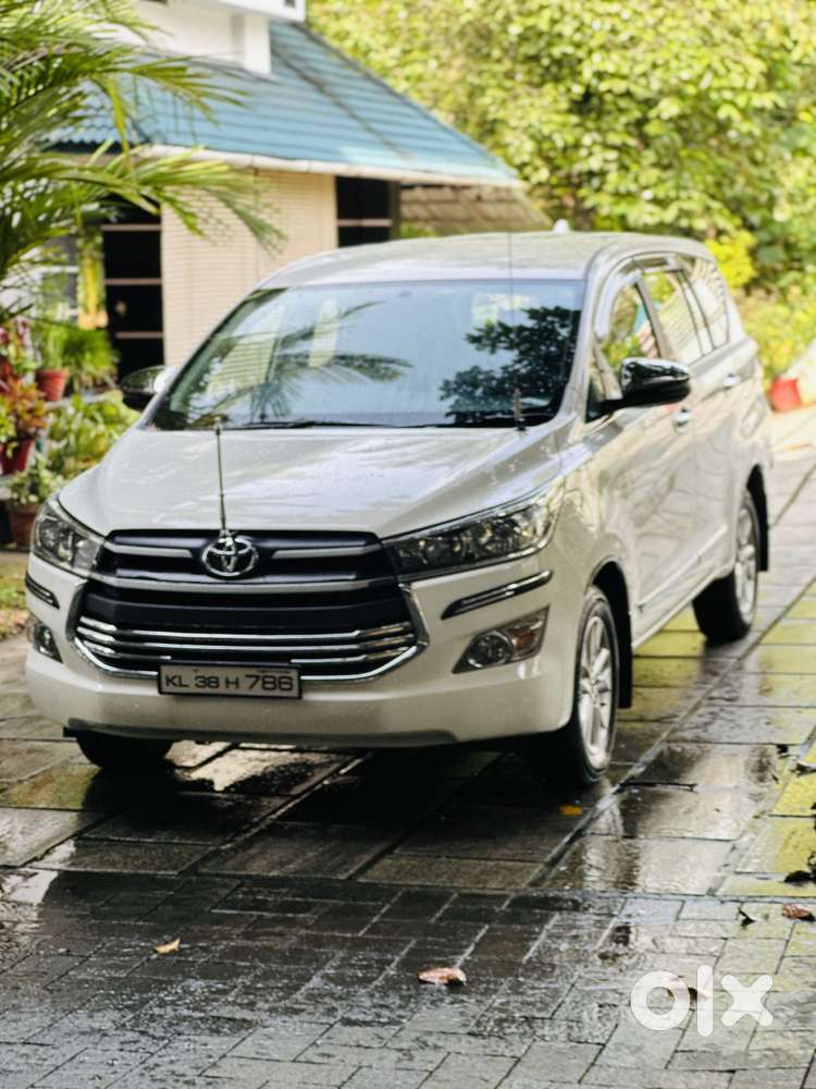 Toyota Innova Crysta 2.4 G Plus Mt 8 Str, 2019, Diesel