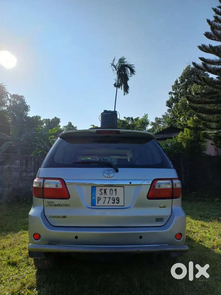 Toyota Fortuner 2011