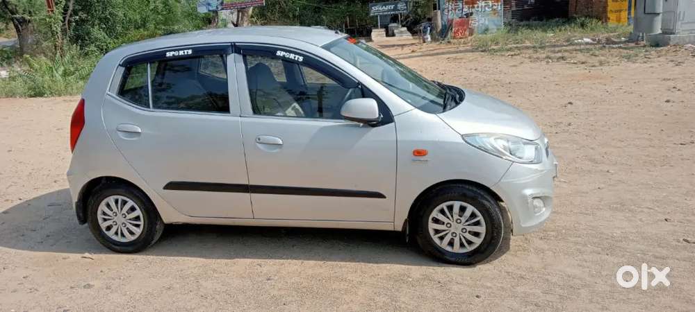 Touch Screen Player Reverse Camera Well Maintained Car