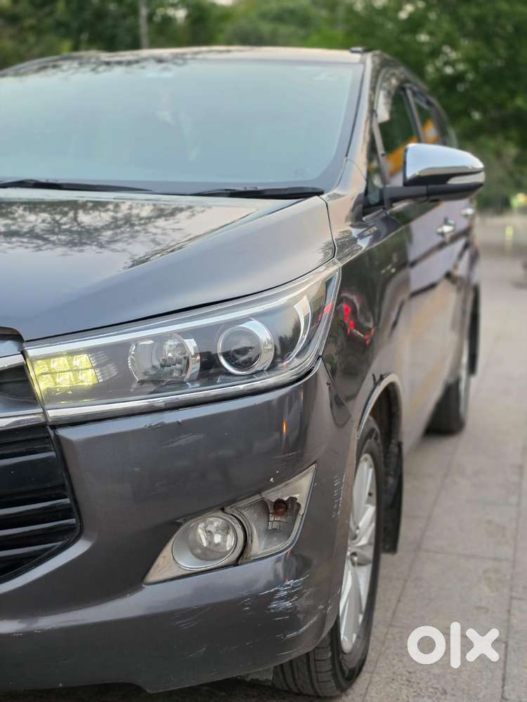 Toyota Innova Crysta 2.8z Automatic, 2016, Diesel