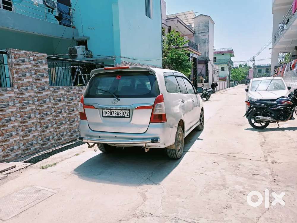 Toyota Innova 2014 Diesel 150000 Km Driven