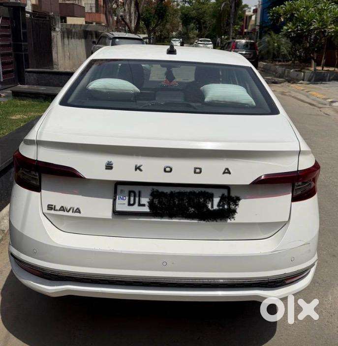 Skoda Slavia Ambition 1.0l Tsi At, 2022, Petrol