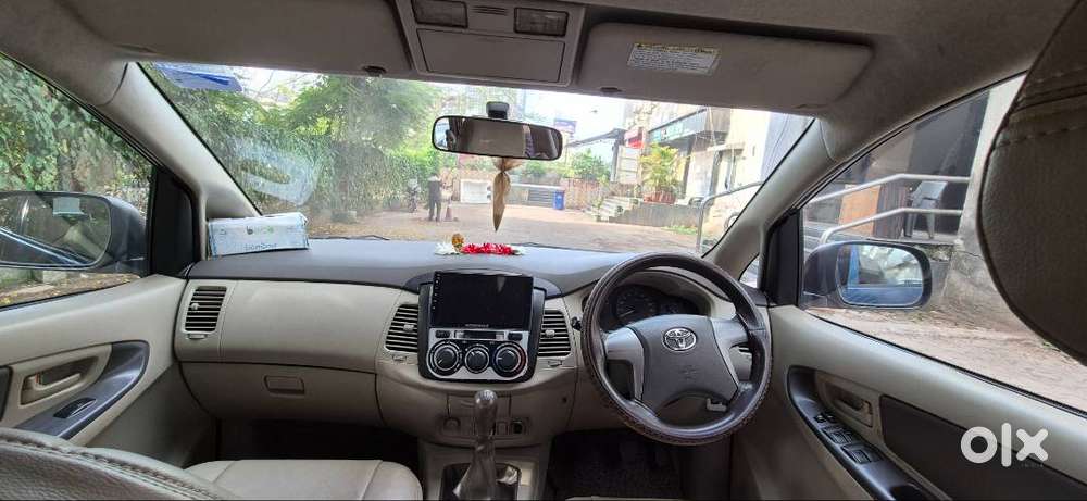 Single Owner Excellent Condition Innova 8 Seater