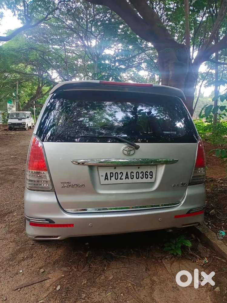 Toyota Innova 2010