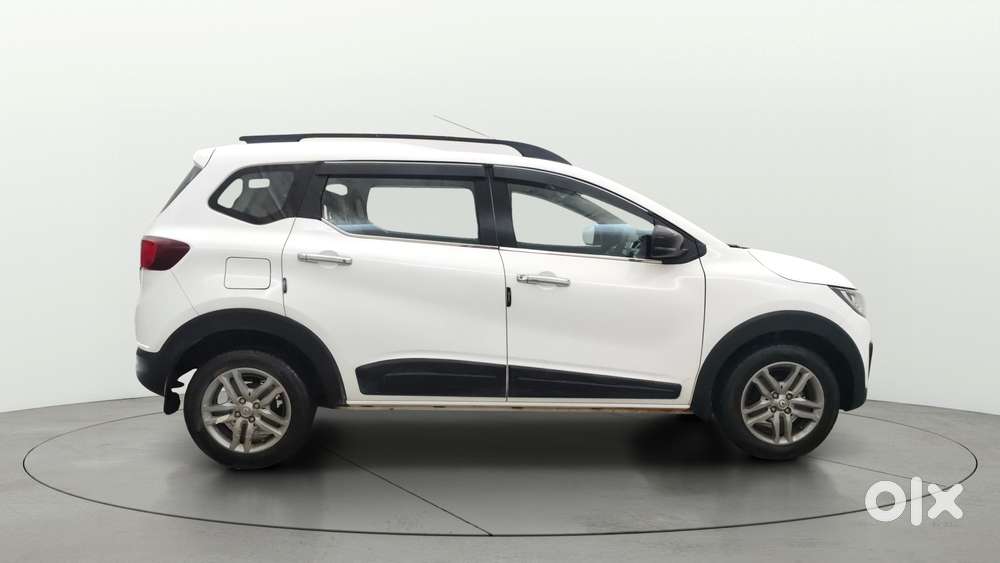 Renault Triber Rxz, 2022, Petrol