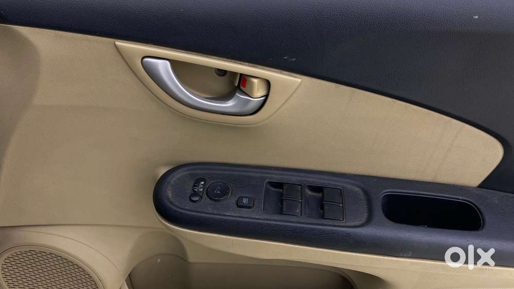 Honda Brio Vx Mt, 2016, Petrol