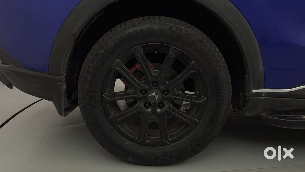 Mahindra Xuv700 2.0 Ax 7 Petrol At Str, 2023, Petrol