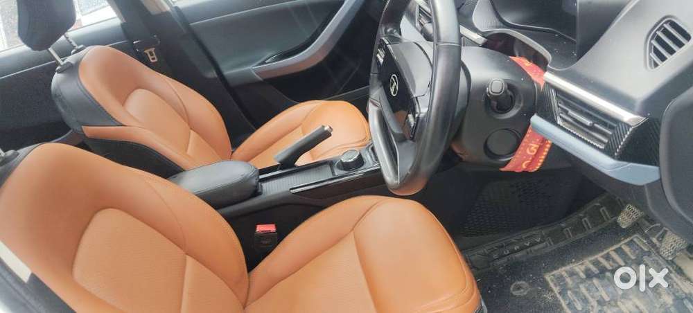 Tata Curvv Creative 1.2 Revotron Petrol 6mt, 2025, Petrol