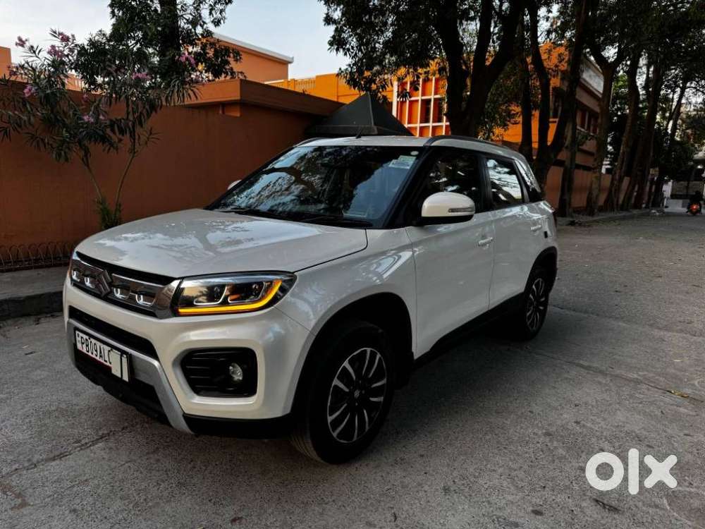 Maruti Suzuki Brezza 1.5 Zxi Plus Smart Hybrid, 2021, Petrol