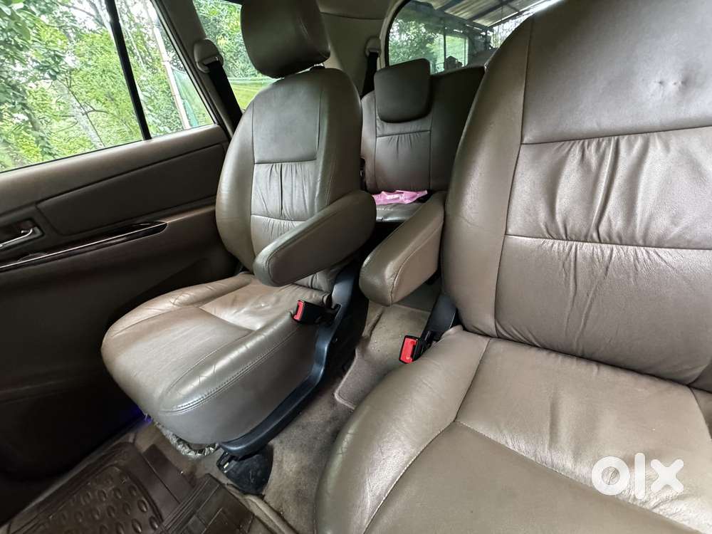 Toyota Innova 2.5 Z Diesel 7 Seater, 2015, Diesel