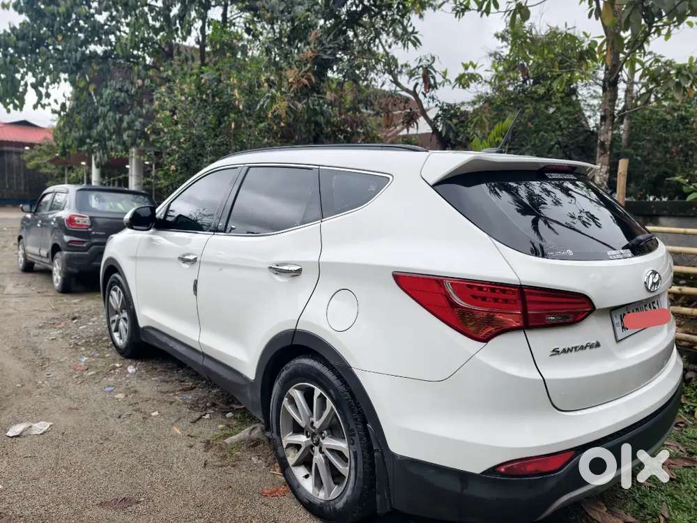 Hyundai Santa Fe 2016 Diesel Automatic, 70631 Km Driven