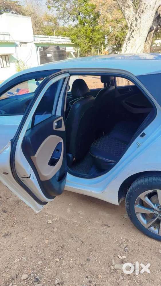 Hyundai Elite I20 2015 Petrol 97000 Km Driven