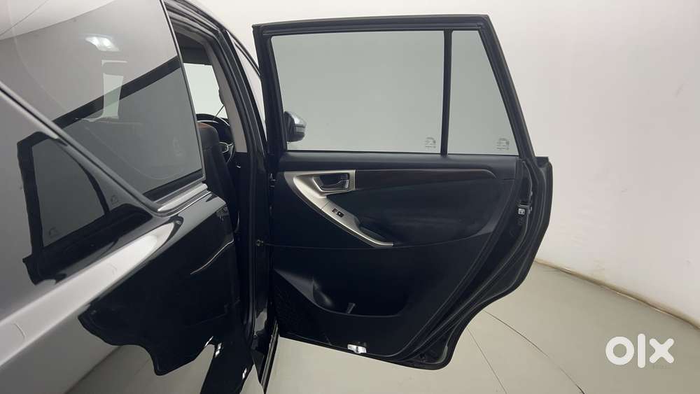 Toyota Innova Crysta 2.8 Zx At 7 Seater, 2018, Diesel