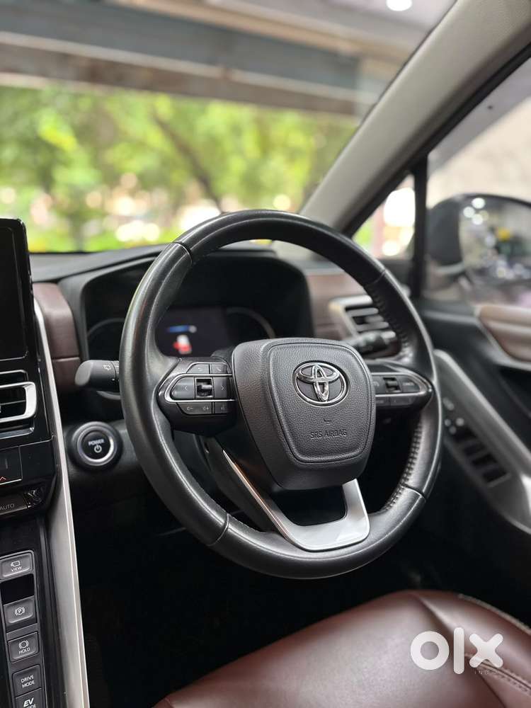 Toyota Innova Hycross 2.0 Vx Hybrid 7 Str, 2025, Petrol