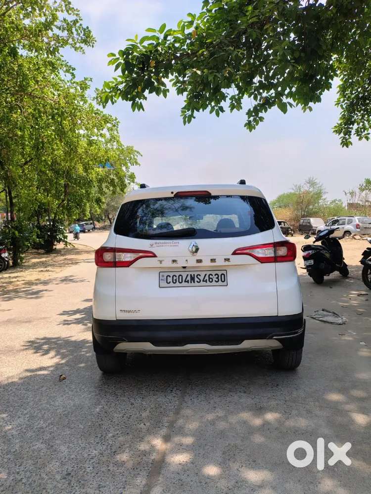 Renult Triber Top Model Well Maintain Car