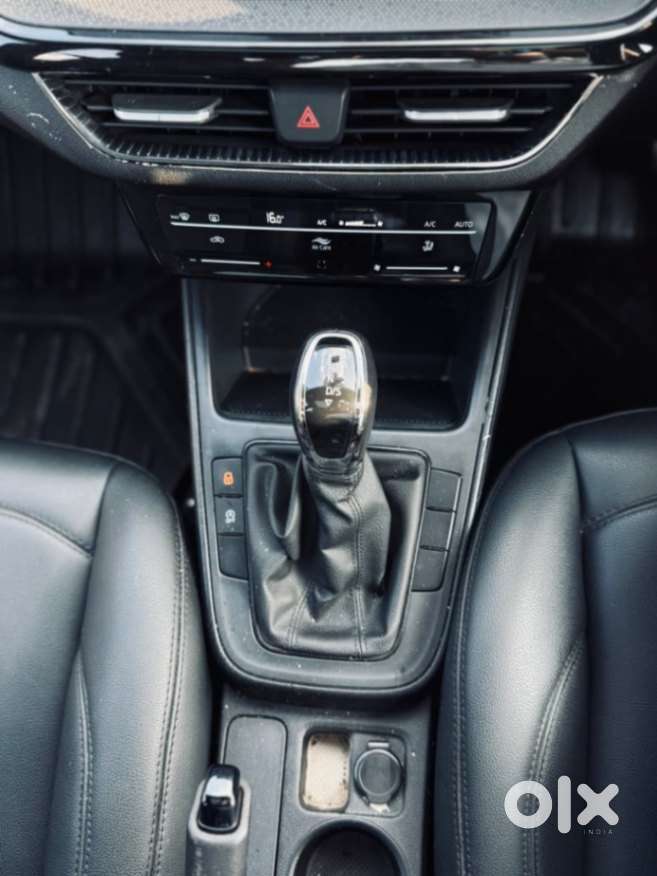 Skoda Slavia Ambition 1.0l Tsi At, 2025, Petrol