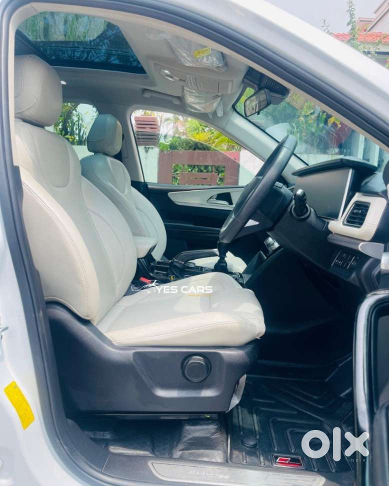 Mahindra Xuv700 2.2 Ax 7 Diesel Mt Str, 2025, Diesel