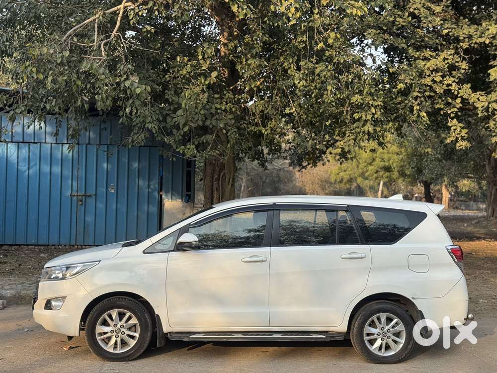 Toyota Innova Crysta 2.8 Gx At 8s, 2019, Diesel
