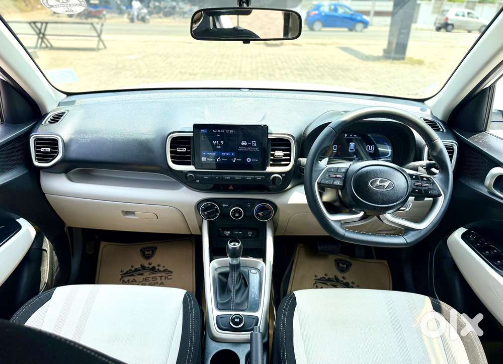 Hyundai Venue 1.0 S (o) Turbo Dct, 2024, Petrol