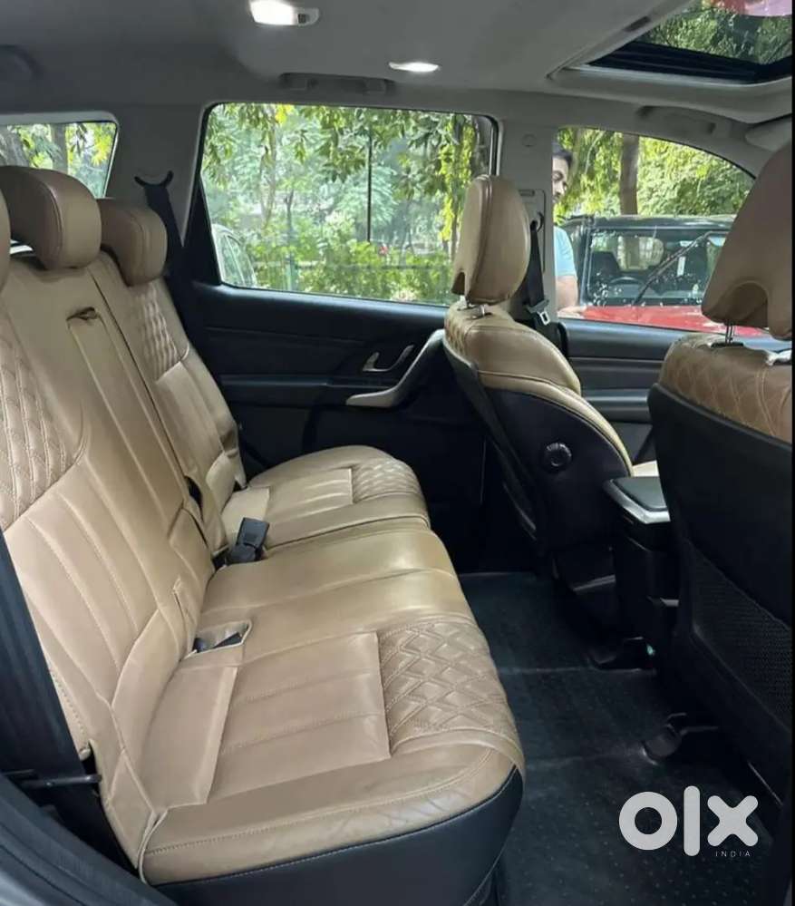Xuv500 W11 Optional With Sunroof