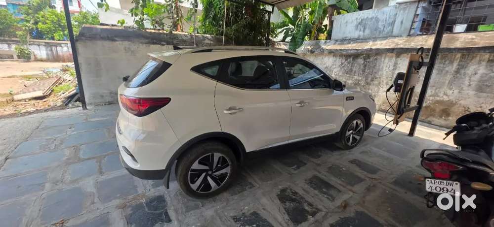 Mg Zs Ev Excutive Pro