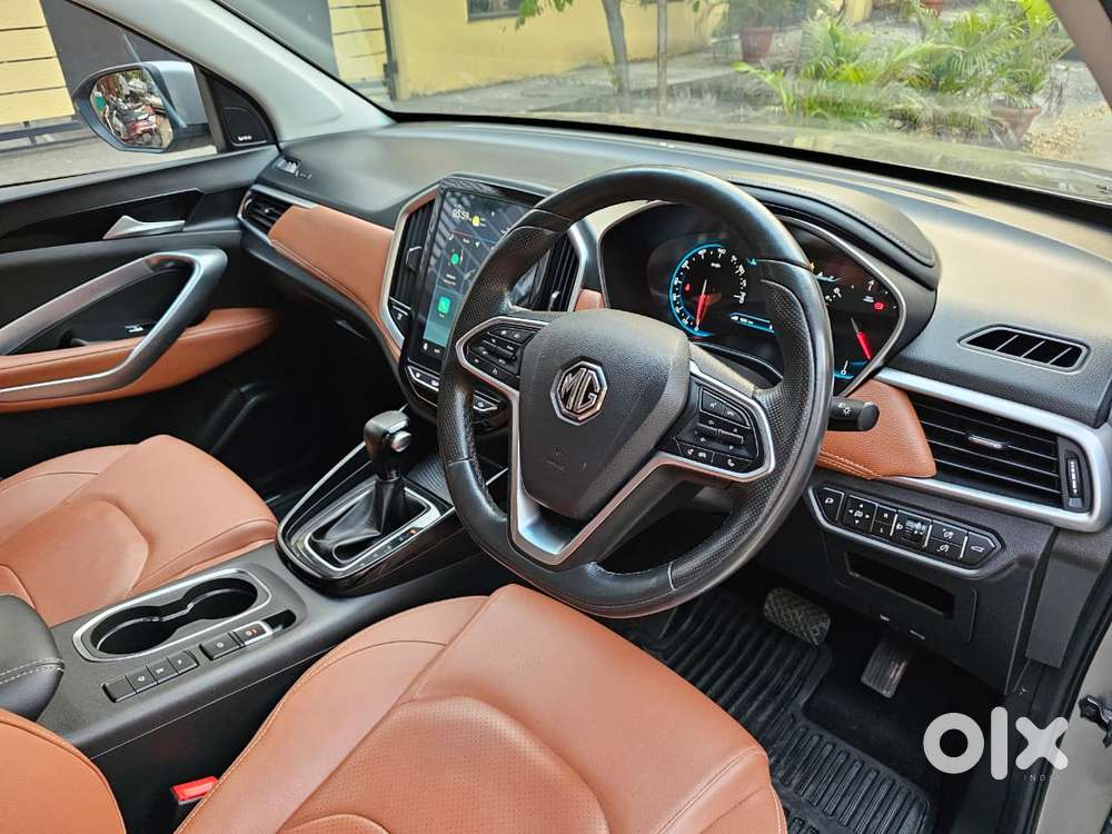 Mg Hector Plus Sharp Pro 1.5 Turbo Petrol Cvt 6 Str Dual Tone, 2022,..