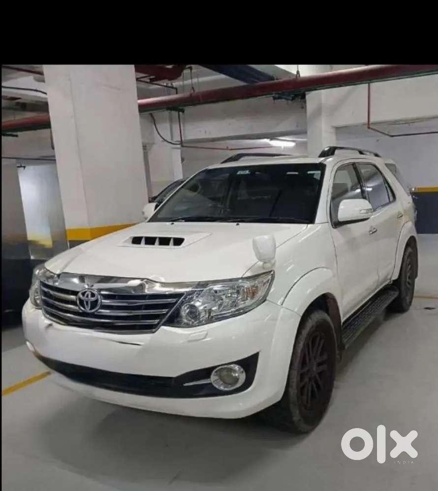Up Registered Toyota Fortuner 2016 Diesel 172000 Km Driven