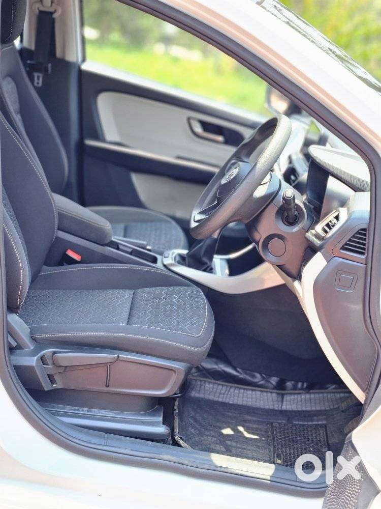 Tata Altroz Xz, 2022, Petrol