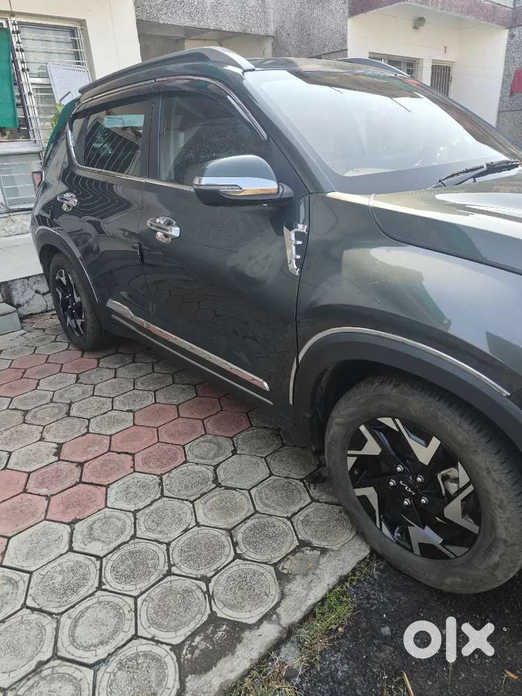 Kia Sonet Best Luxurious Clutless With Sunroof, Specious Car Available