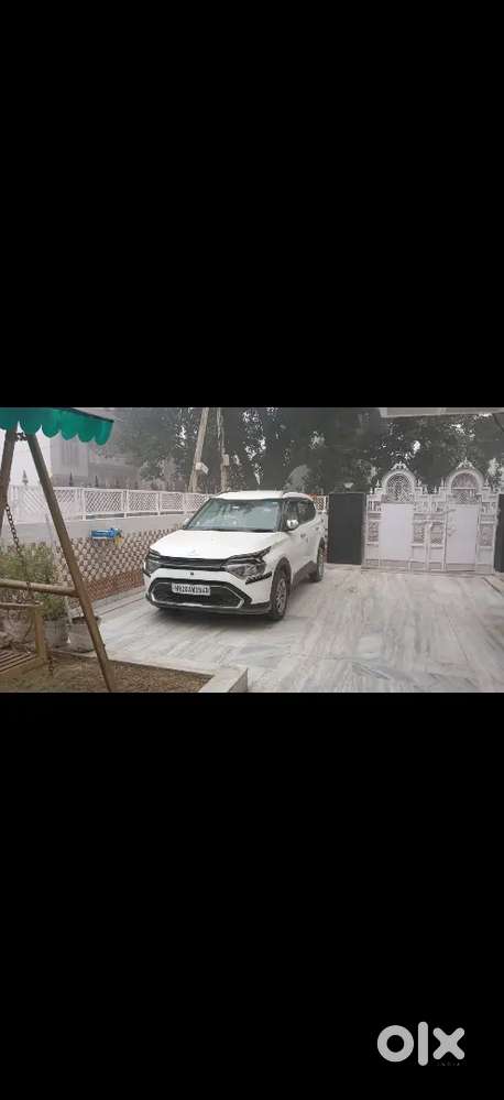 Kia Carens 2023 Petrol 27000 Km Driven