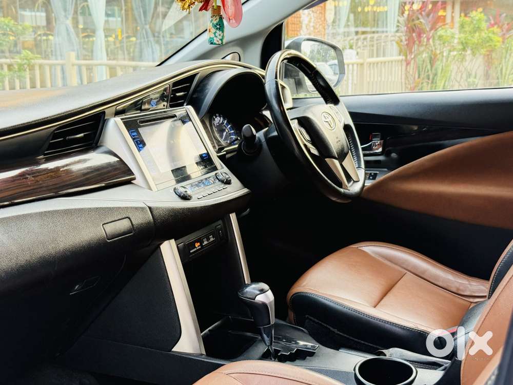 Toyota Innova Crysta 2.8z Automatic, 2017, Diesel