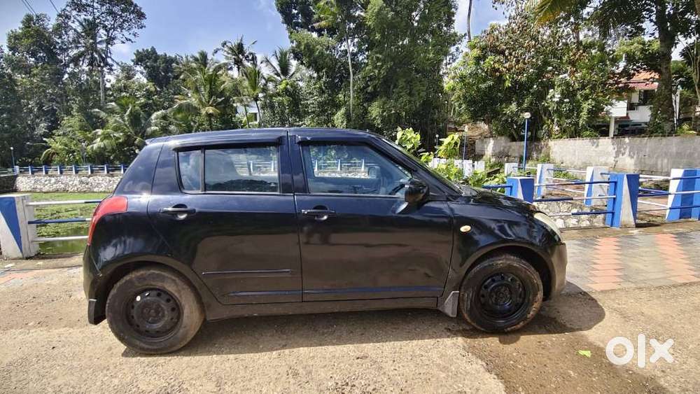 Maruti Suzuki Swift 1.3 Vxi, 2010, Petrol