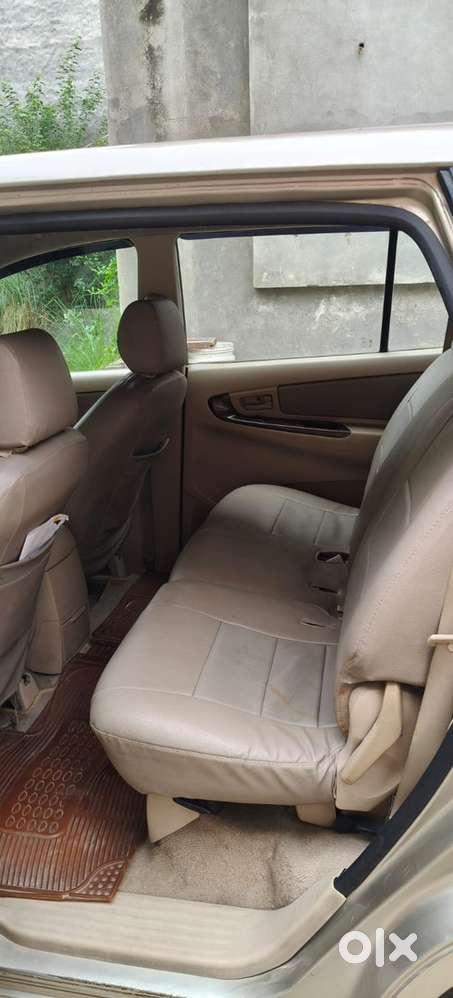 Toyota Innova 2010 Diesel Well Maintained