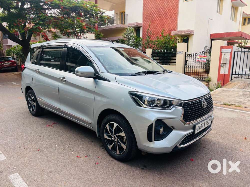 Toyota Rumion V Mt, 2023, Petrol