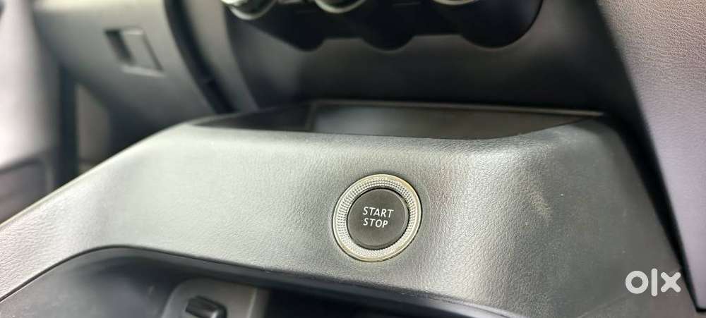 Nissan Magnite N-connecta Mt, 2025, Petrol