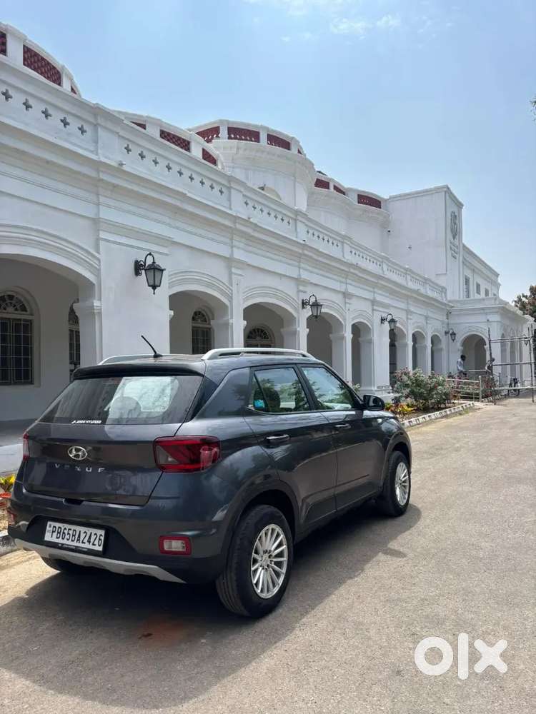 Hyundai Venue Petrol 2021